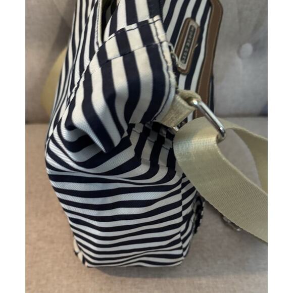 Lily Bloom Purse Shoulder/Messenger Bag - Picture 8 of 13